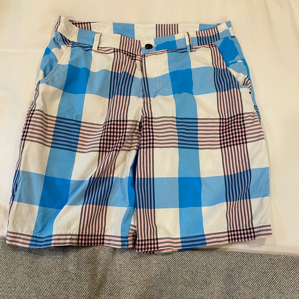 Lululemon men’s golf shorts